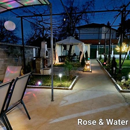 Rose & Water Guest House Pavel Banya Buitenkant foto