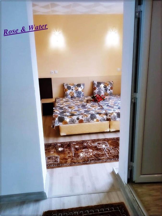 Rose & Water Guest House Pavel Banya Buitenkant foto