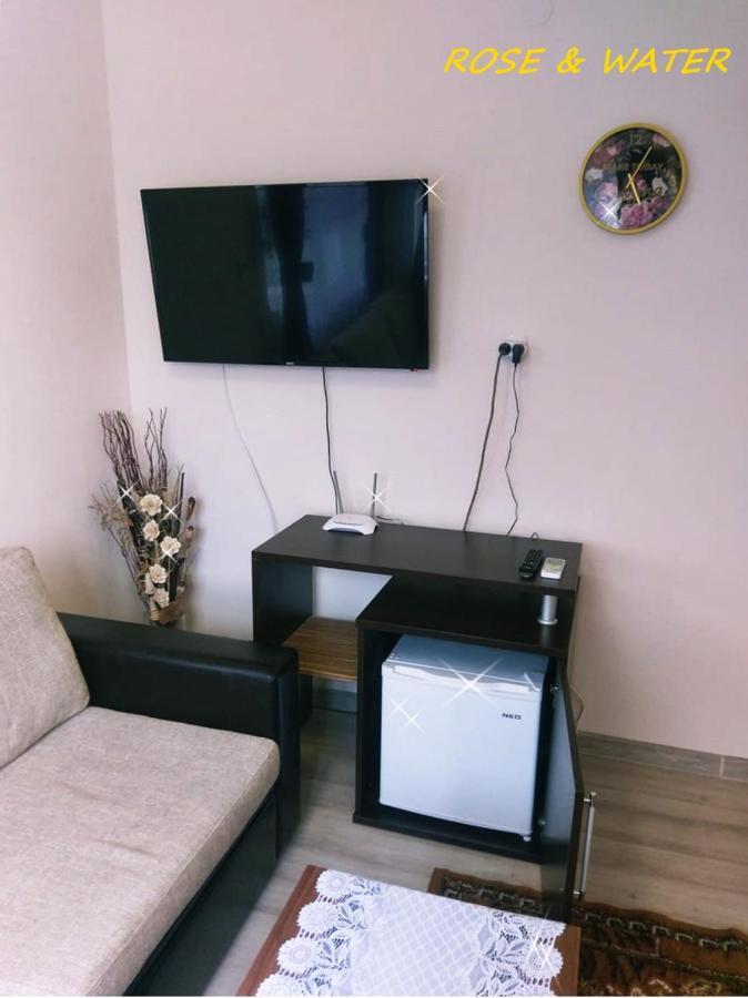 Rose & Water Guest House Pavel Banya Buitenkant foto