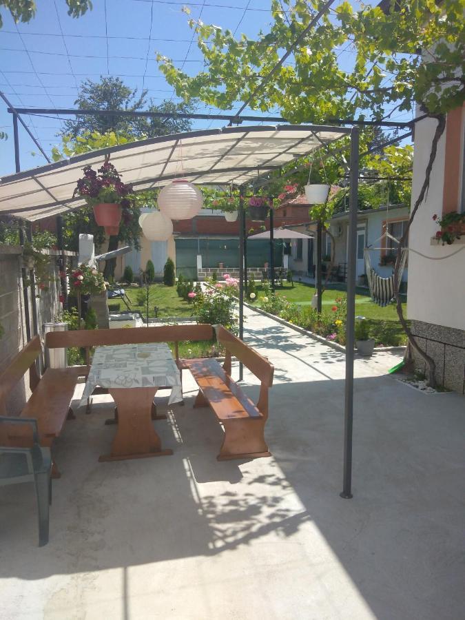 Rose & Water Guest House Pavel Banya Buitenkant foto